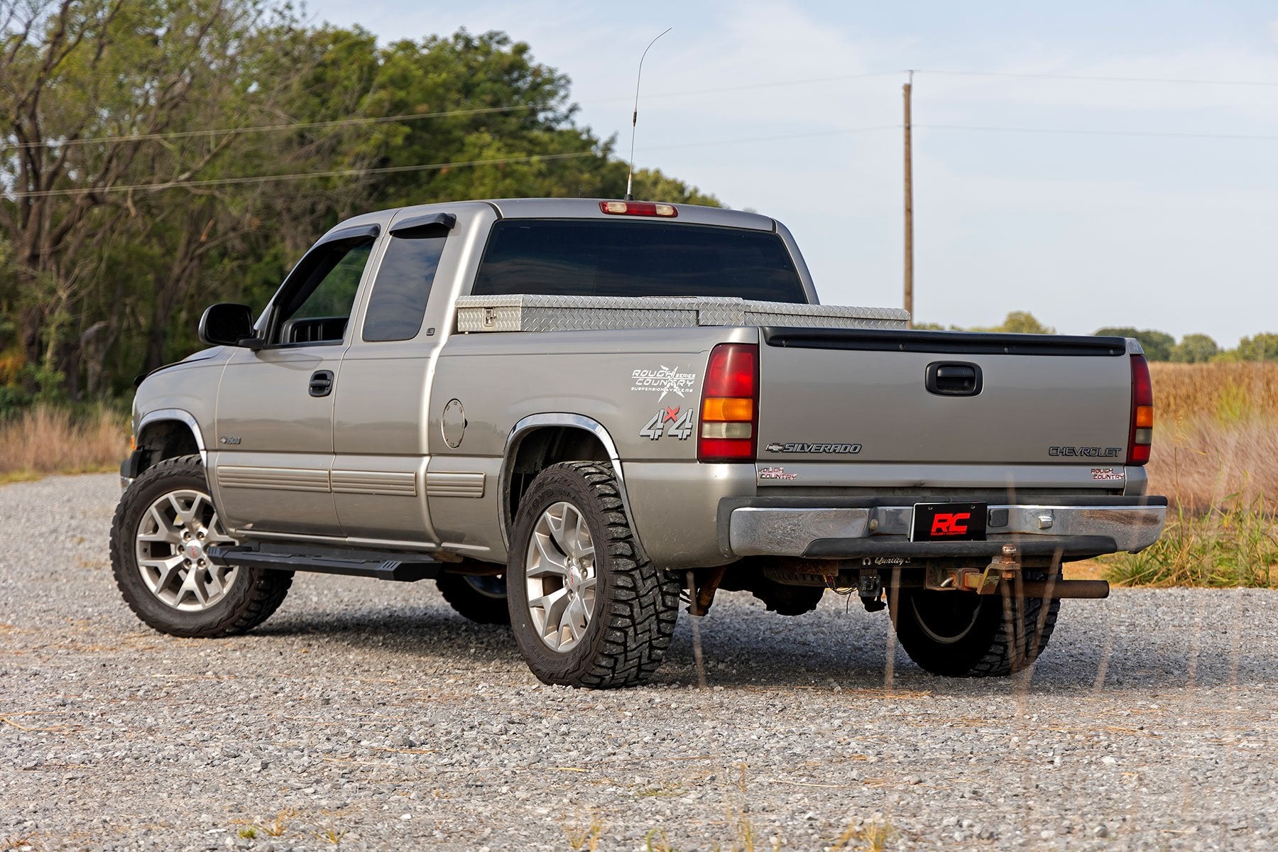 HD2 Aluminum Running Boards | Ext Cab | Chevy/GMC 1500 (99-06 & Classic)