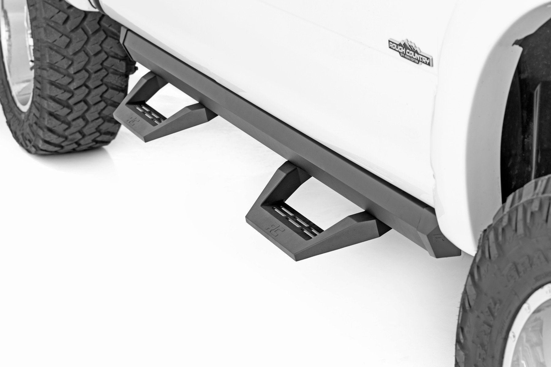 SRX2 Adj Aluminum Step | Crew Cab | Ram 1500 (19-25)/1500 TRX (21-24) 